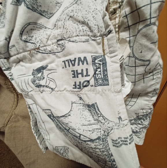 Vans Original "OFF THE WALL" Shorts - Picture 11 of 13